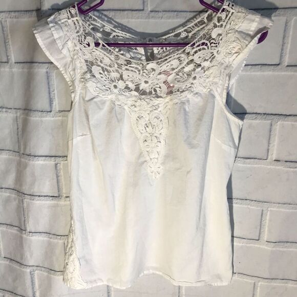 Rue 21 white lace top size Medium short sleeve - Picture 1 of 4